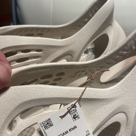 Adidas Yeezy Foam RNR “Sand” Size 13 mens - Picture 4 of 7